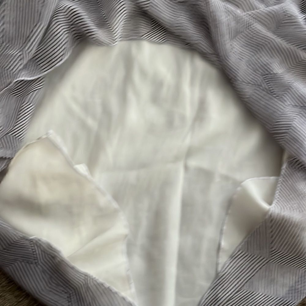 Bcbgeneration Pretty Flowy Pattern Camidress Size… - image 6